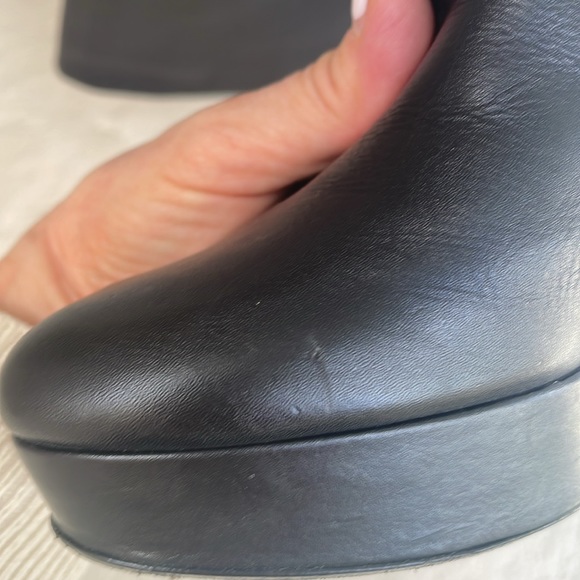 MICHAEL KORS BLACK LEATHER  PLATFORM BOOTS, 5 1/2 M - Picture 10 of 10